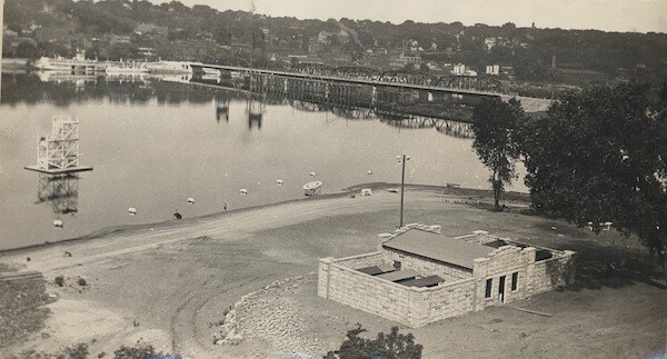 Legion or Kolliner Beach and the newly constructed Lift Bridge