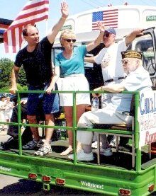 Paul and Sheila Wellstone on campaign bus