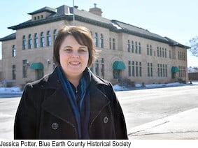 Jessica Potter in front of old Mankato Post Office-text