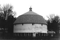 Sparre Round Barn (Nowthen, Minnesota), 1979. Photograph by Lynne VanBrocklin Spaeth.
