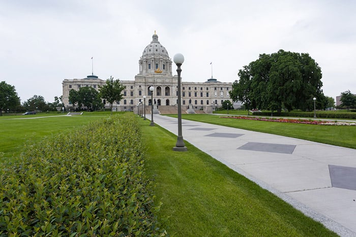 mall_mnhs-capitol_lawn-shot-img