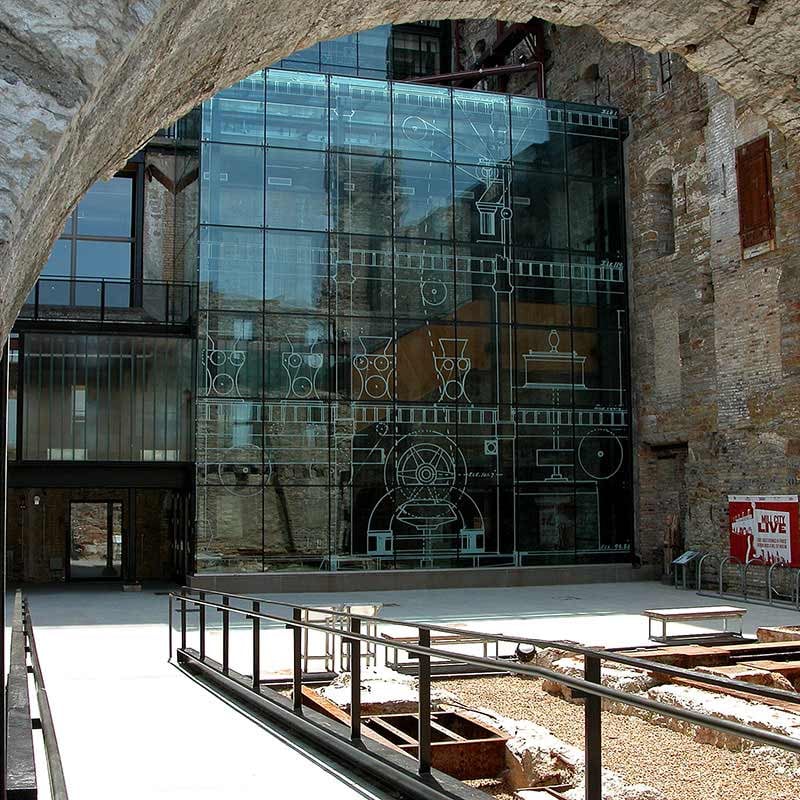 mcm_courtyard_0
