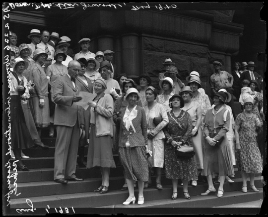Black and white photograph of the Women's International League for Peace and Freedom, greeted by Mayor Anderson of Minneapolis, 1931.