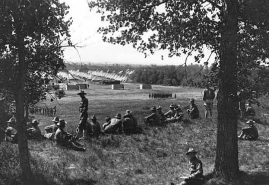 Black and white photograph of officer candidates overlooking encampment at the Officers’ Training Camp, Fort Snelling, 1917.