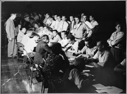 Draft registration at the Minneapolis Armory