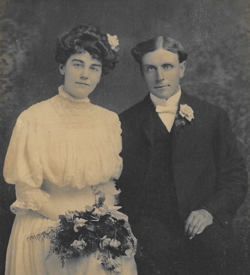 Photograph of Elmer and Clara (Burtness) Onstine