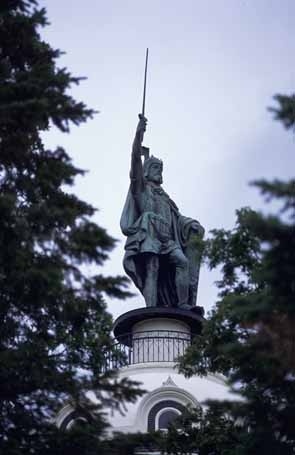 Color image of the Hermann Monument, New Ulm, 2001.
