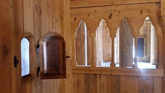 Lepers Window and Choir Screen-1