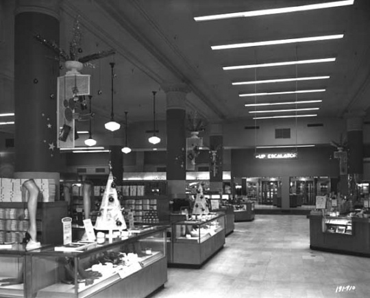 Black and white photograph of the interior, Donaldson’s, 1949. Photograph by Norton & Peel.