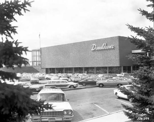 Black and white photograph of a Donaldson’s store at a suburban location, 1966.