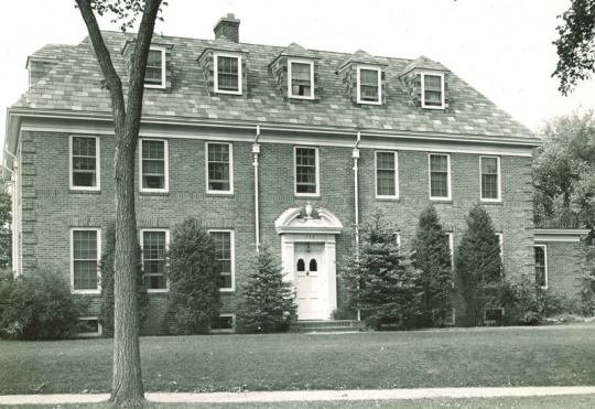 Black and white photograph of the Oak Park Home for Children (formerly the Jewish Sheltering Home for Children) at 1704–1708 Oak Park Avenue in Minneapolis, 1948.