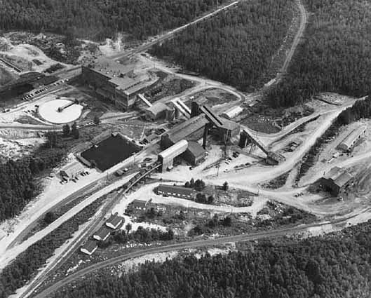 aerial photograph of Mesabi Iron Company plant