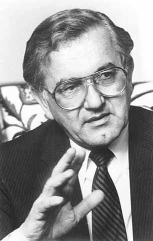 Black and white photograph of Minnesota governor Rudy Perpich, c.1985.