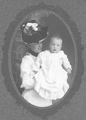 Black and white photograph of Evangeline Lindbergh with her son Charles Augustus Lindbergh, c.1902.