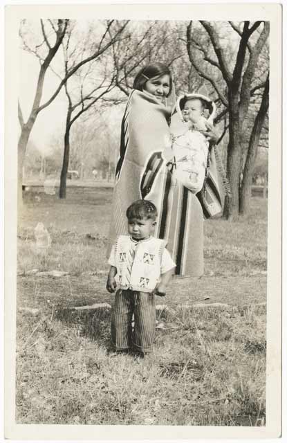 dakota-woman-and-child
