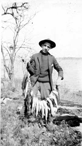  Edward Nichols (1900 - ?).